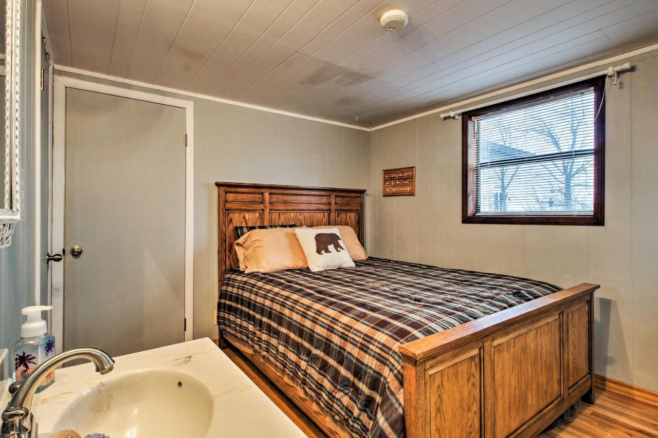 Rustic Stockton Lake Cabin Half Mile To Boat Ramp! Экстерьер фото